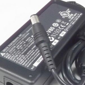 TOSHIBA 15V 5A LAPTOP CHARGER